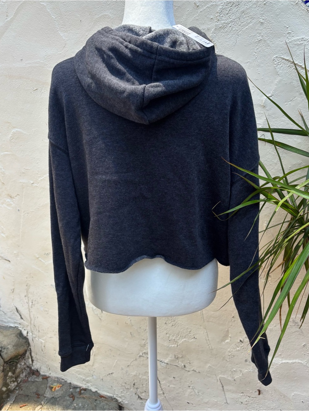 Cropped Black 'New York' Pullover Hoodie - Picture 5 of 9